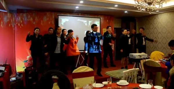 揮灑青春，以樂為主，群魔共舞之抓錢舞