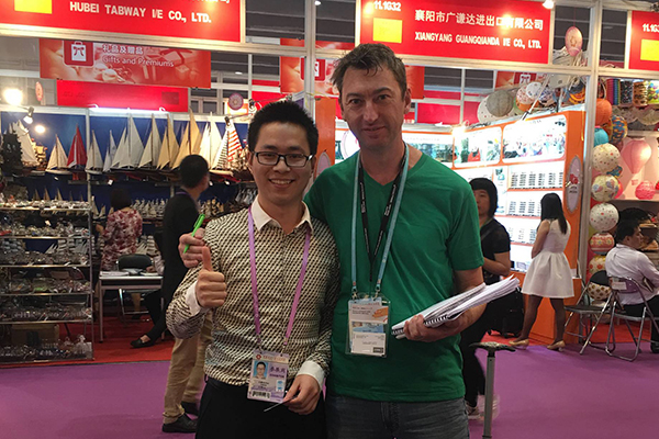 與巴西客戶合影.jpg 與巴西客戶合影.jpg