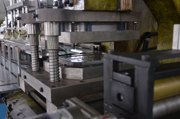 自動生產線3.jpg 自動生產線3.jpg