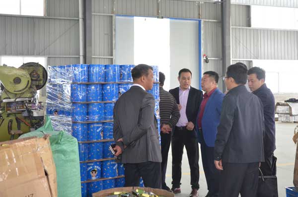 市商務局人大代表到金裕制罐調研3.jpg