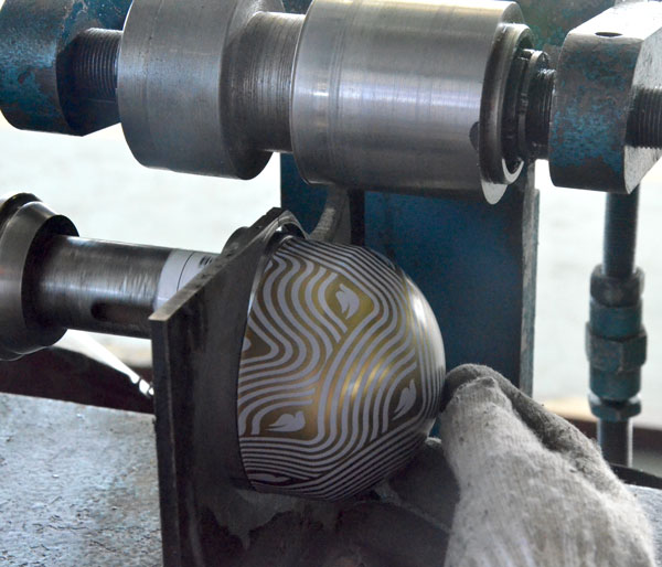 球形鐵盒1.jpg 球形鐵盒1.jpg