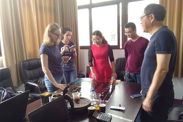 俄羅斯客戶確認印刷工藝.jpg 俄羅斯客戶確認印刷工藝.jpg