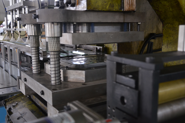 制罐自動生產線