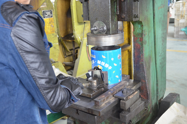 鐵盒制作過程 鐵盒制作過程