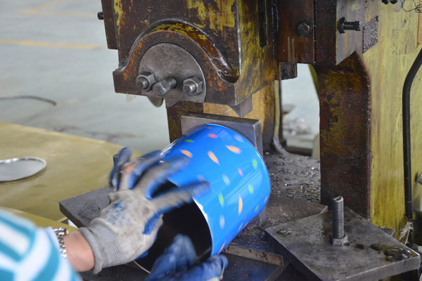 鐵盒制作過程 鐵盒制作過程