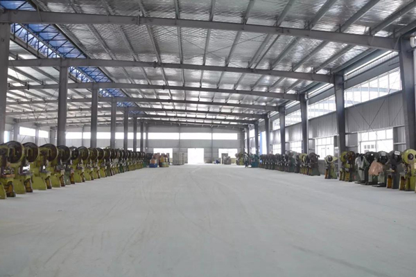 馬口鐵制罐車間 馬口鐵制罐車間