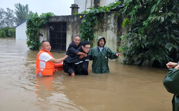 鐵盒廠家抗洪救災 鐵盒廠家抗洪救災